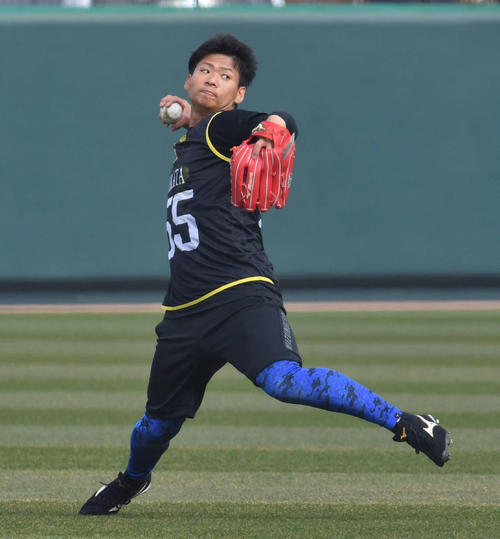 128番目指名ソフトバンク育成仲田慶介が二塁にも挑戦「肩がいい