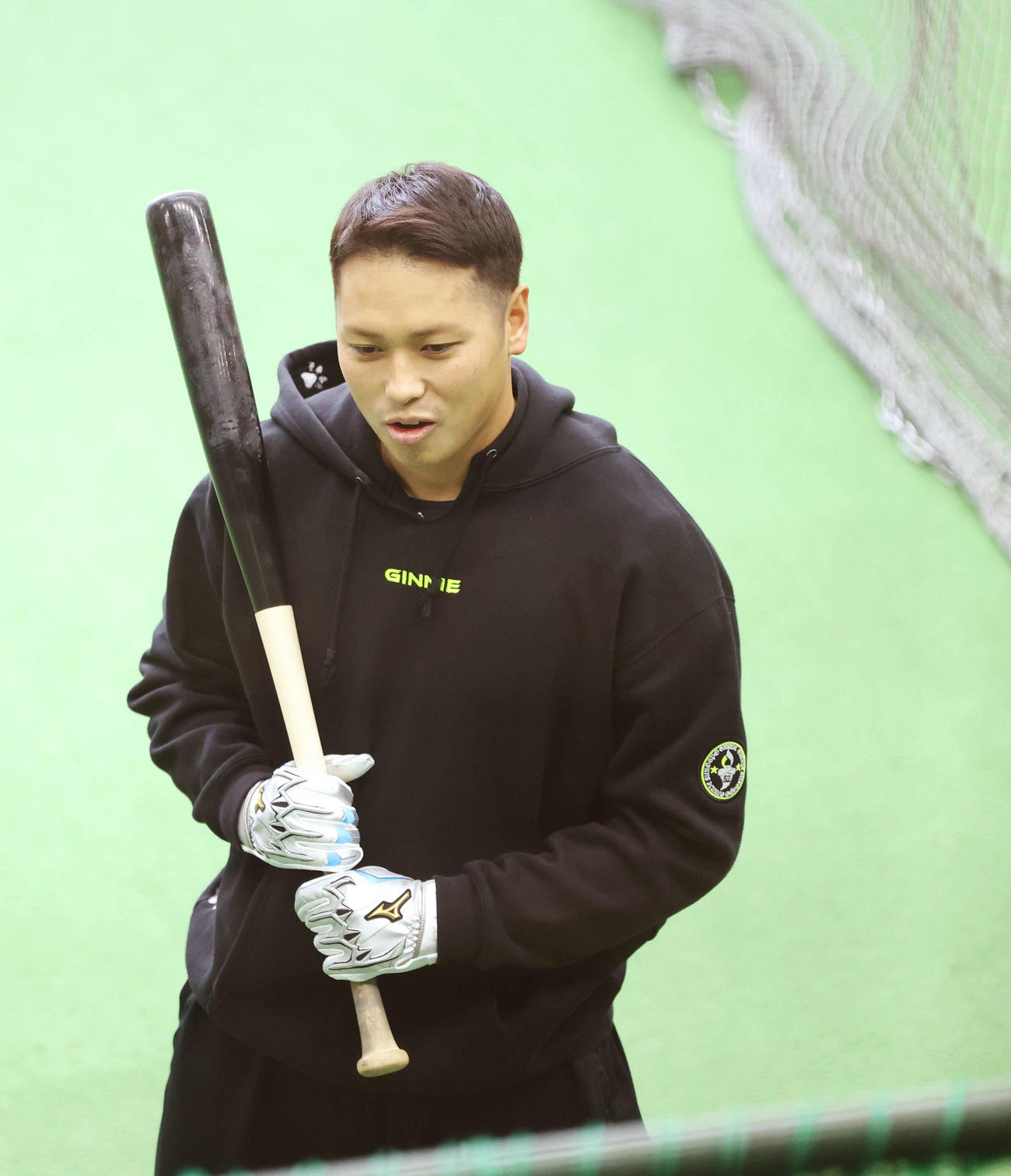トス打撃する巨人北村（撮影・河田真司）