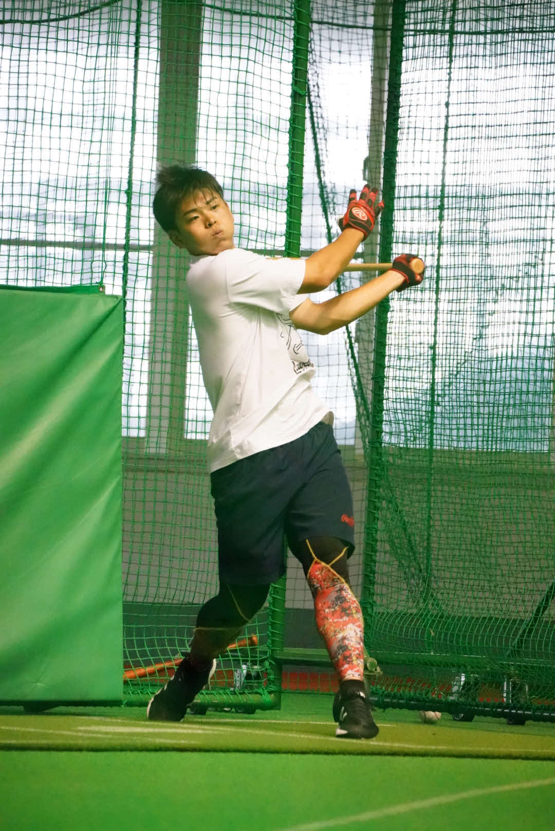 打撃練習に励む日本ハム野村（球団提供）