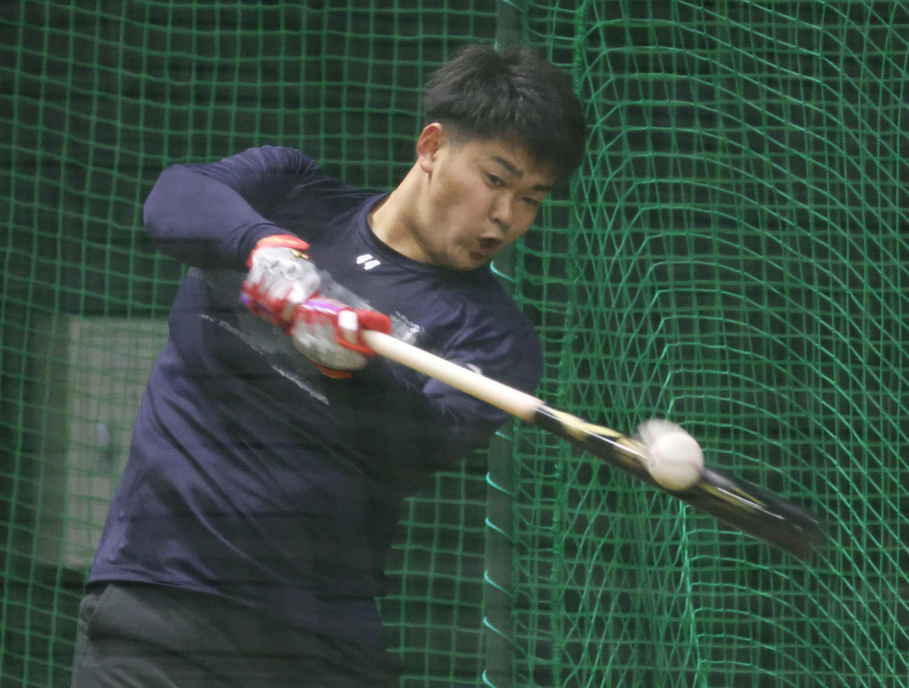 合同自主トレで打撃練習をする広島林（撮影・加藤孝規）