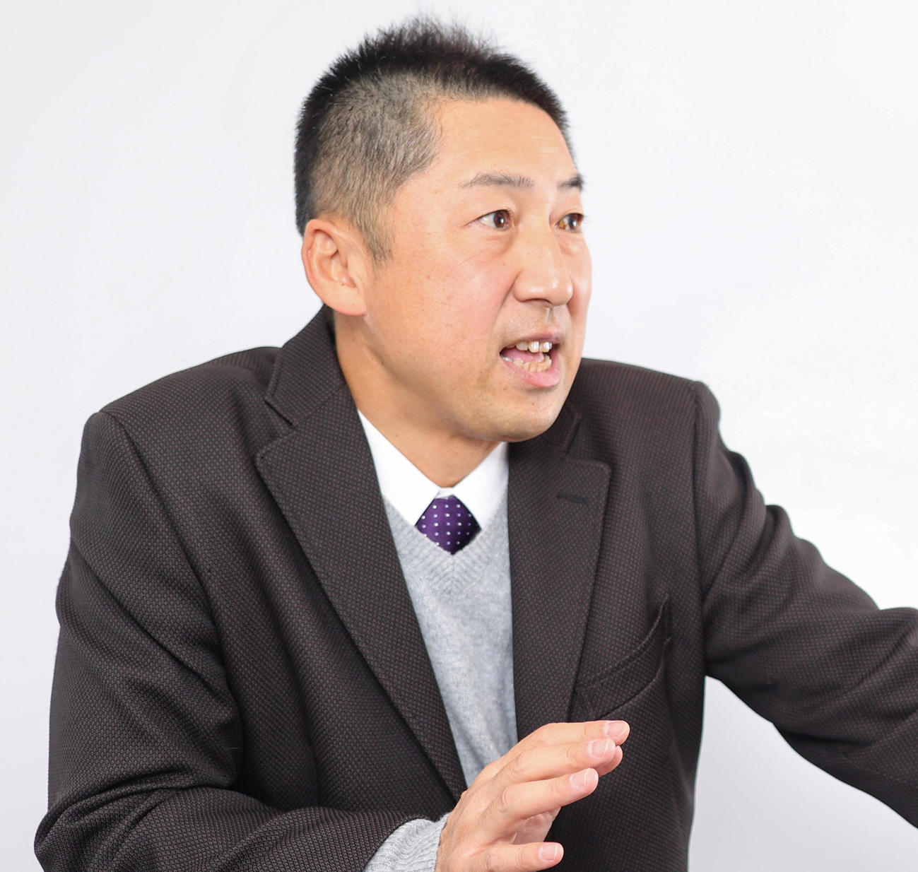 本紙評論家となった今岡氏（撮影・上山淳一）