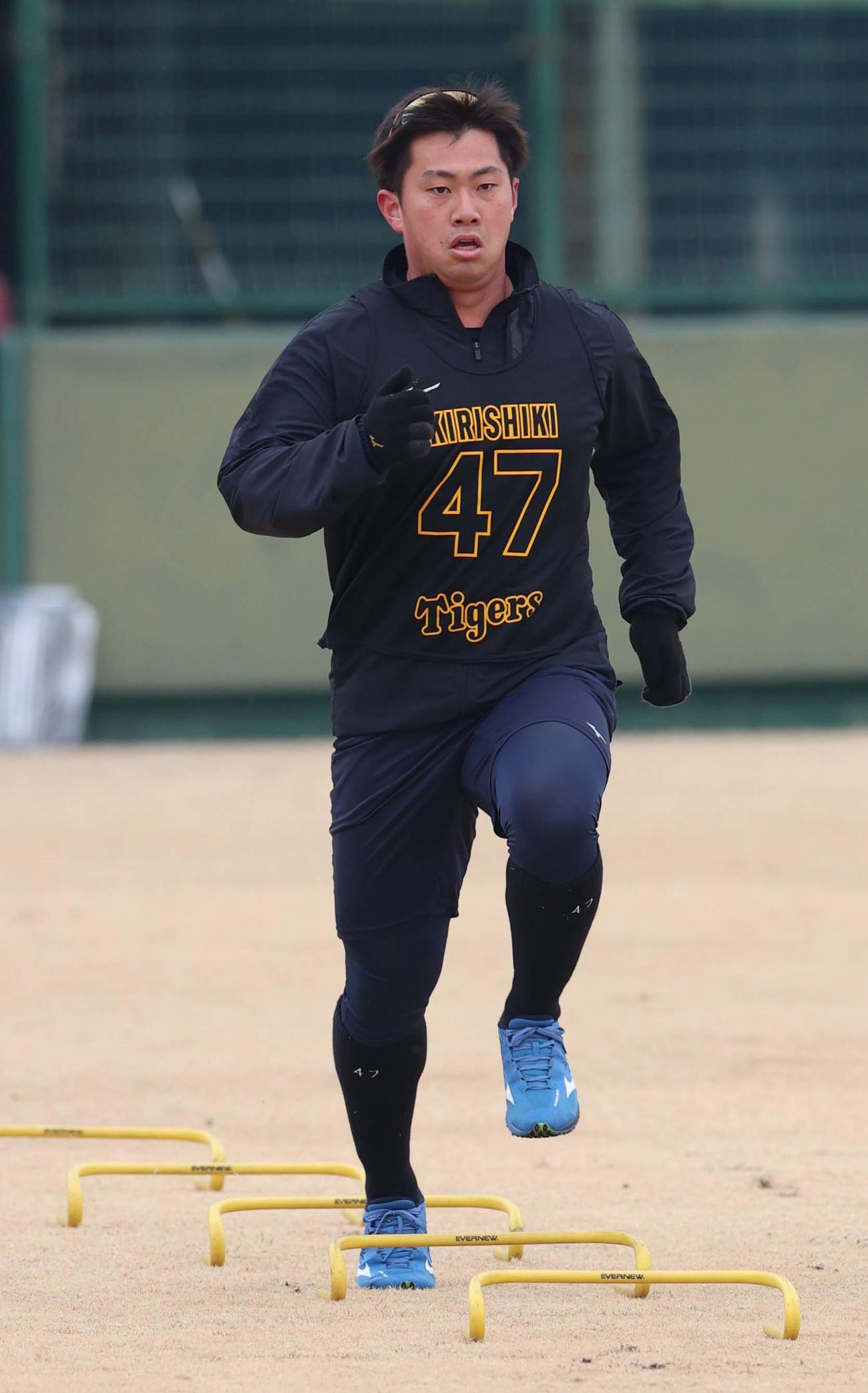 阪神桐敷拓馬（2022年1月11日撮影）