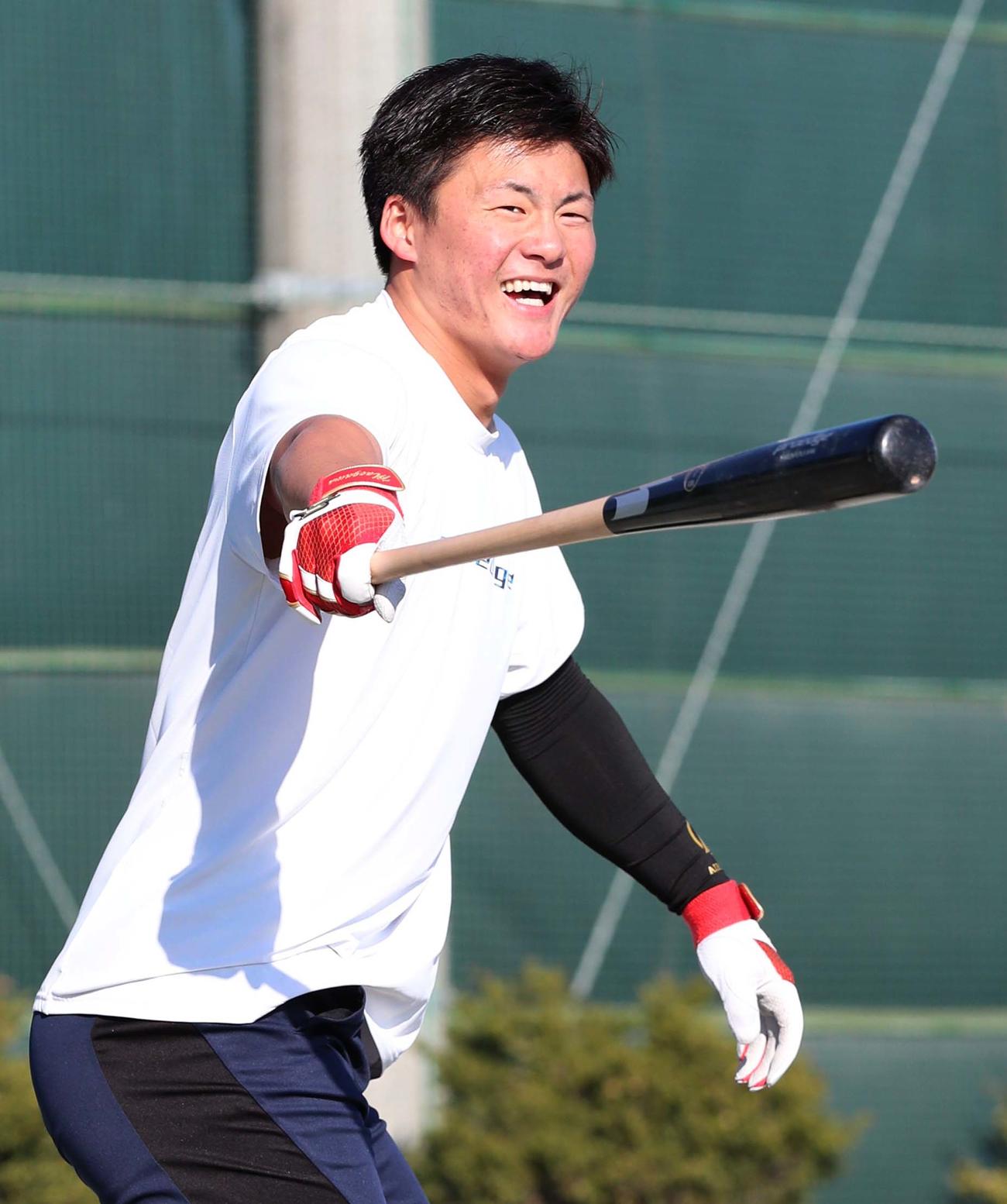 4日、フリー打撃練習を行う阪神前川（撮影・上田博志）