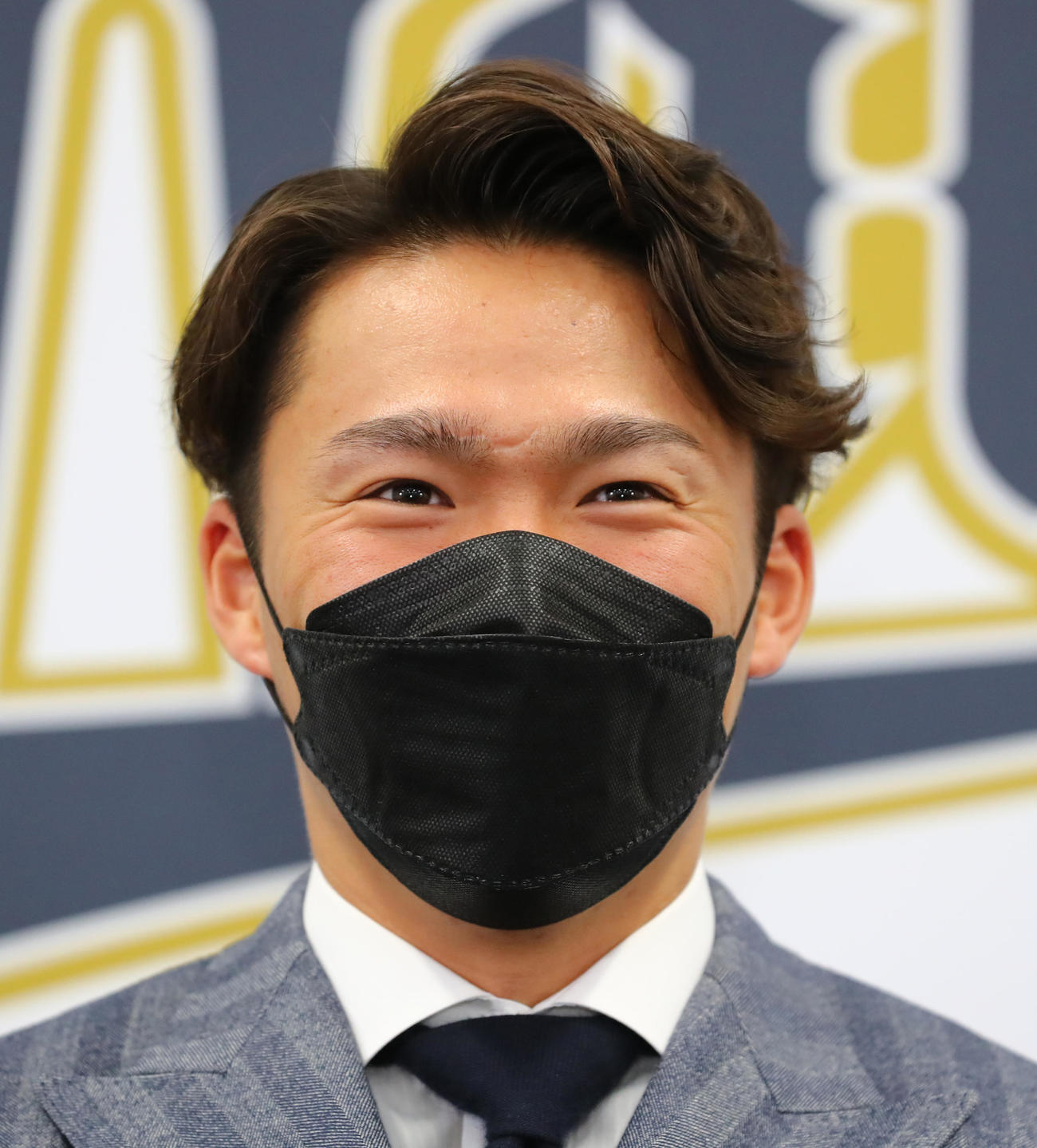 契約更改を終え、会見に臨むオリックス山本由伸