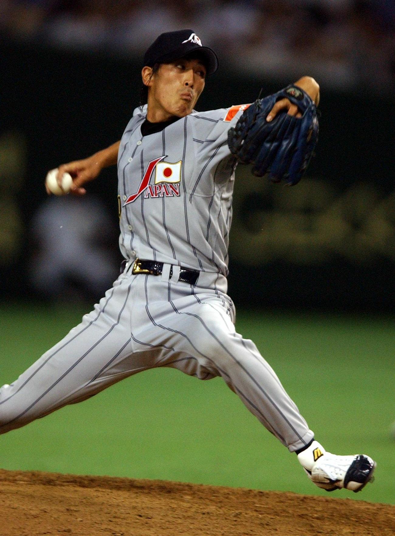 五輪壮行試合　キューバ対日本　手嶌智（新日本石油）投球フォーム＝東京ドーム（2004年7月14日）