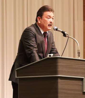 全体ミーティングで話すソフトバンク藤本監督（球団提供）