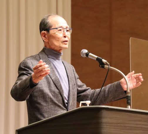 全体ミーティングで話すソフトバンク王球団会長（球団提供）