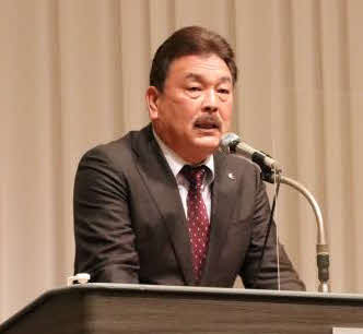 全体ミーティングで話すソフトバンク藤本監督（球団提供）
