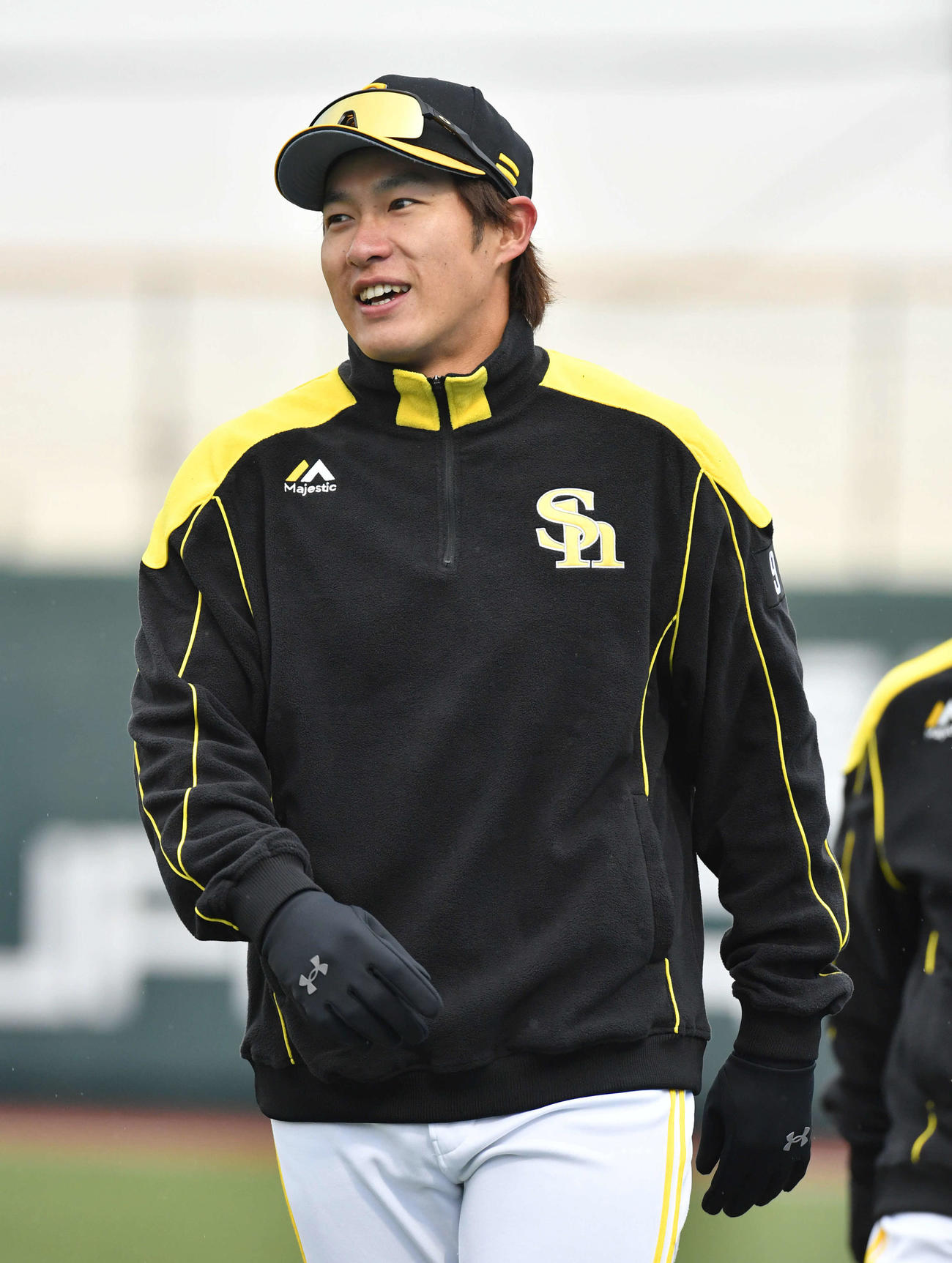 ウオーミングアップを終え、笑顔を見せる柳田（撮影・岩下翔太）