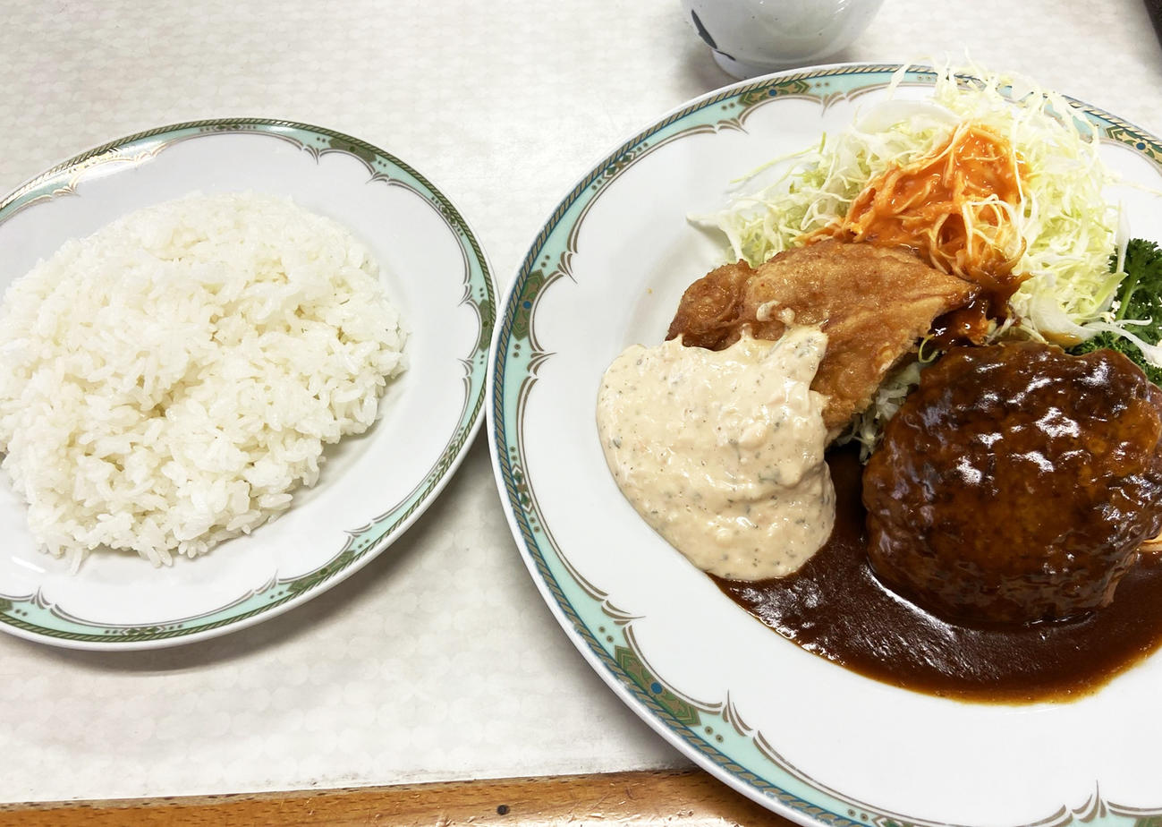 「味のおぐら本店」のビジネスセット。このボリュームでなんと1050円