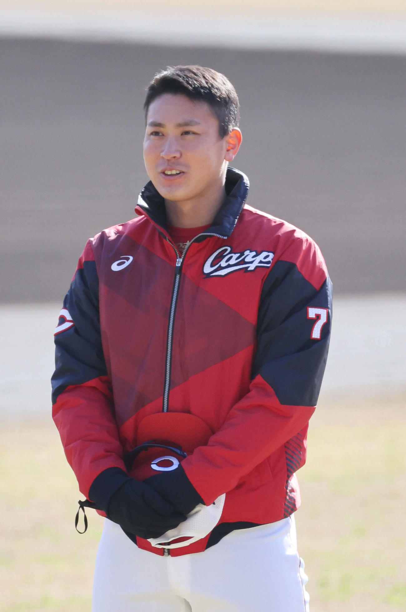 キャンプ開始にあたり、声出しをする広島堂林（撮影・加藤孝規）