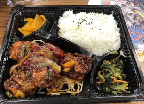 「できたてや」のお弁当