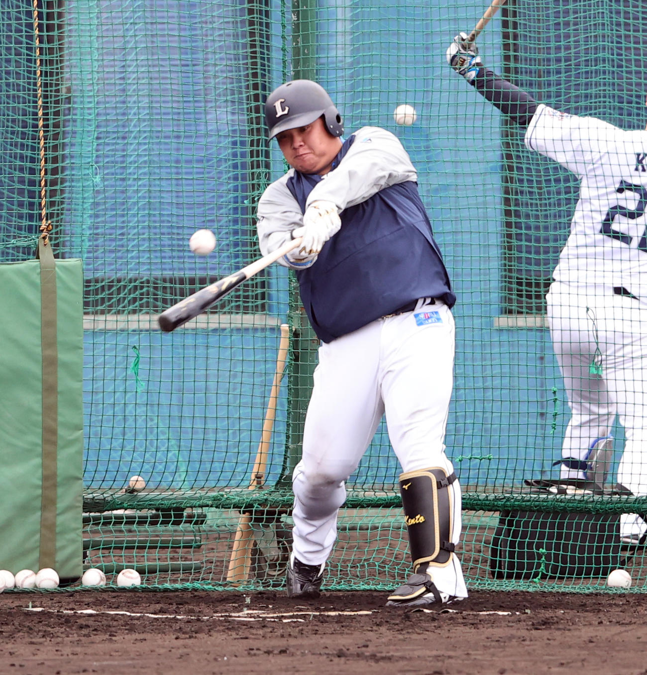 西武の春季キャンプ2日目、フリー打撃する渡部（撮影・浅見桂子）