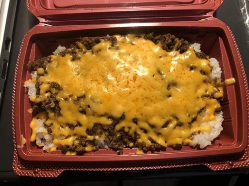 「やっぱりステーキ」のタコライス