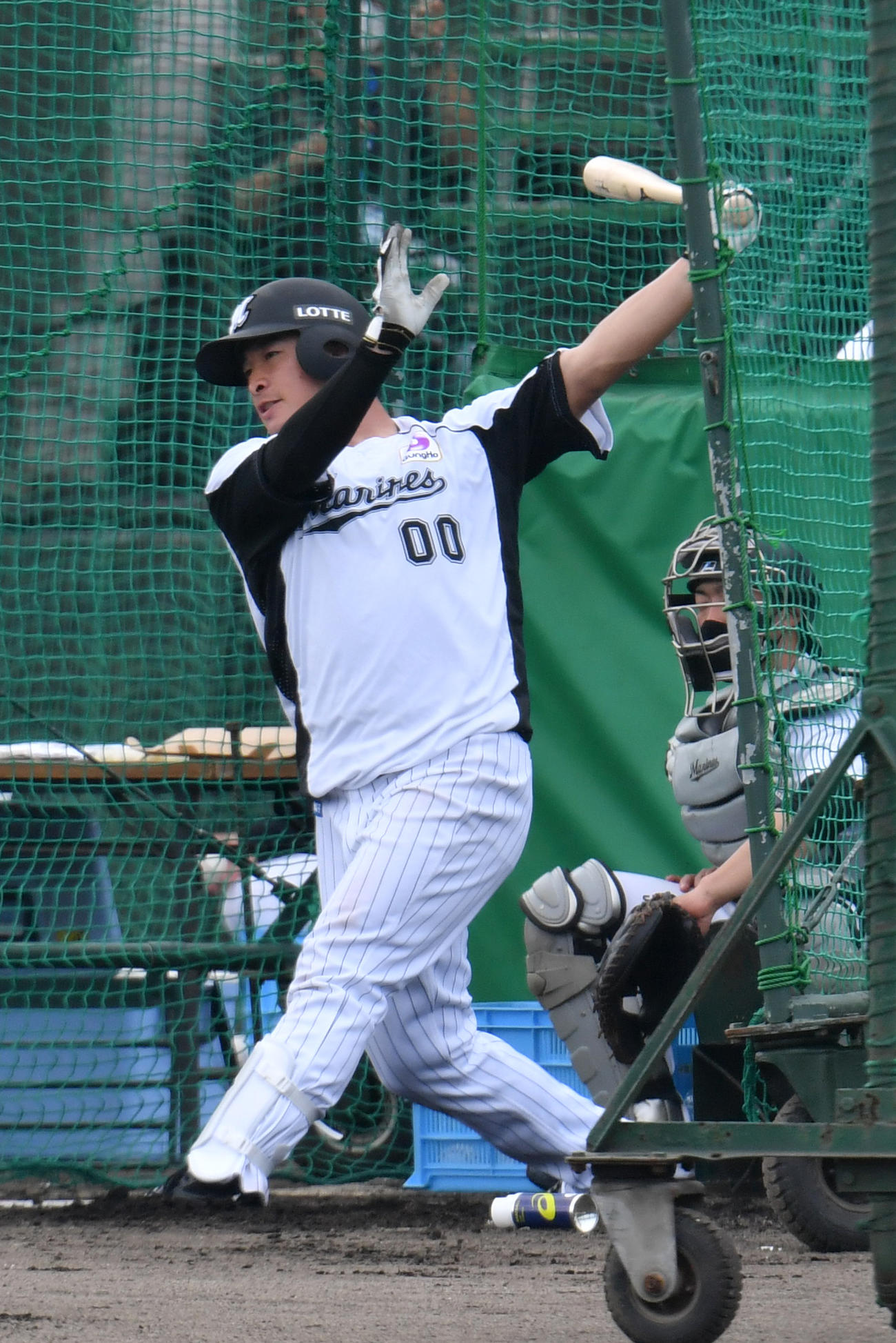 フリー打撃をするドラフト2位の池田（2月2日撮影）（撮影・柴田隆二）