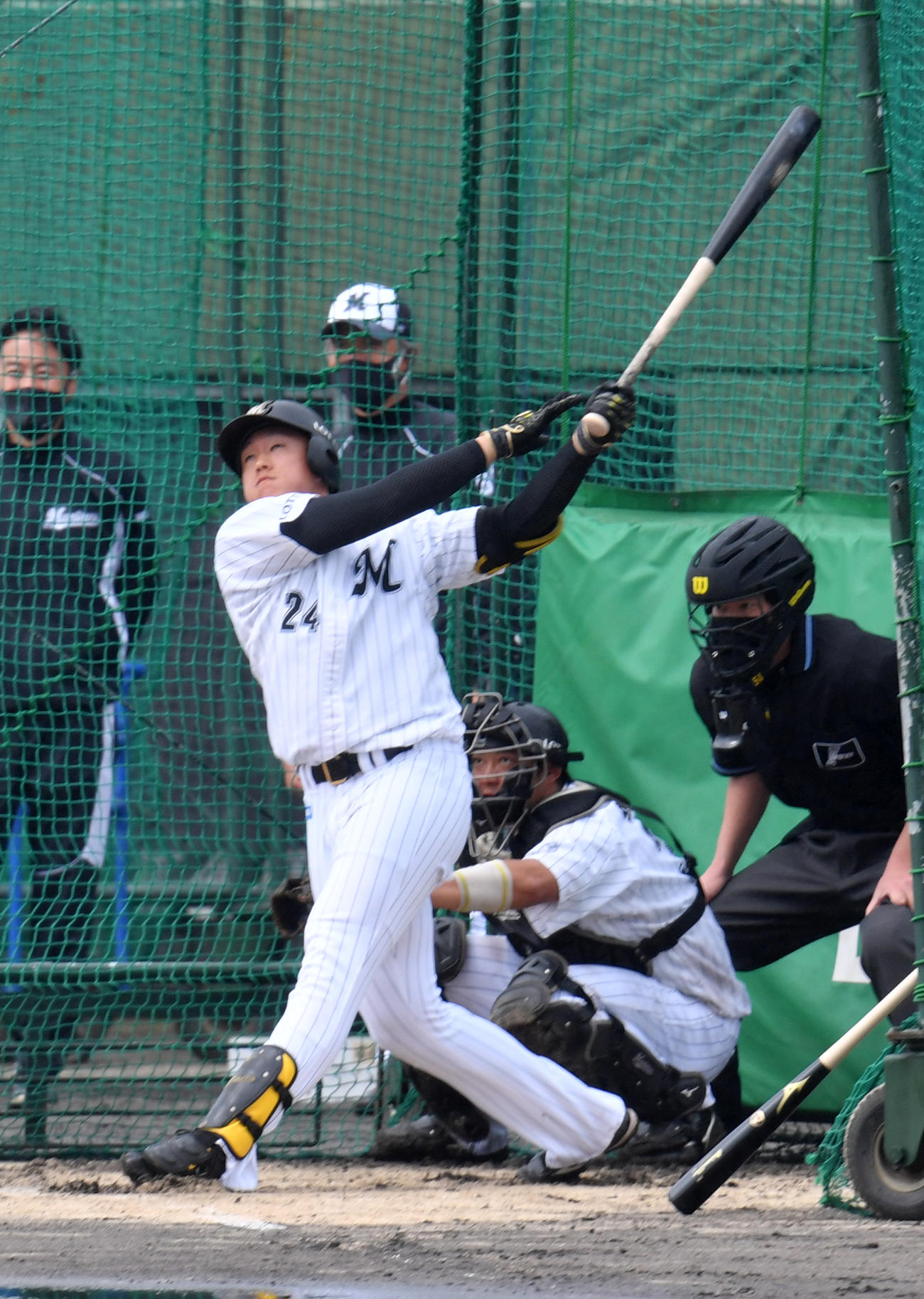 ロッテ石垣島キャンプ4日目、フリー打撃をする山本大