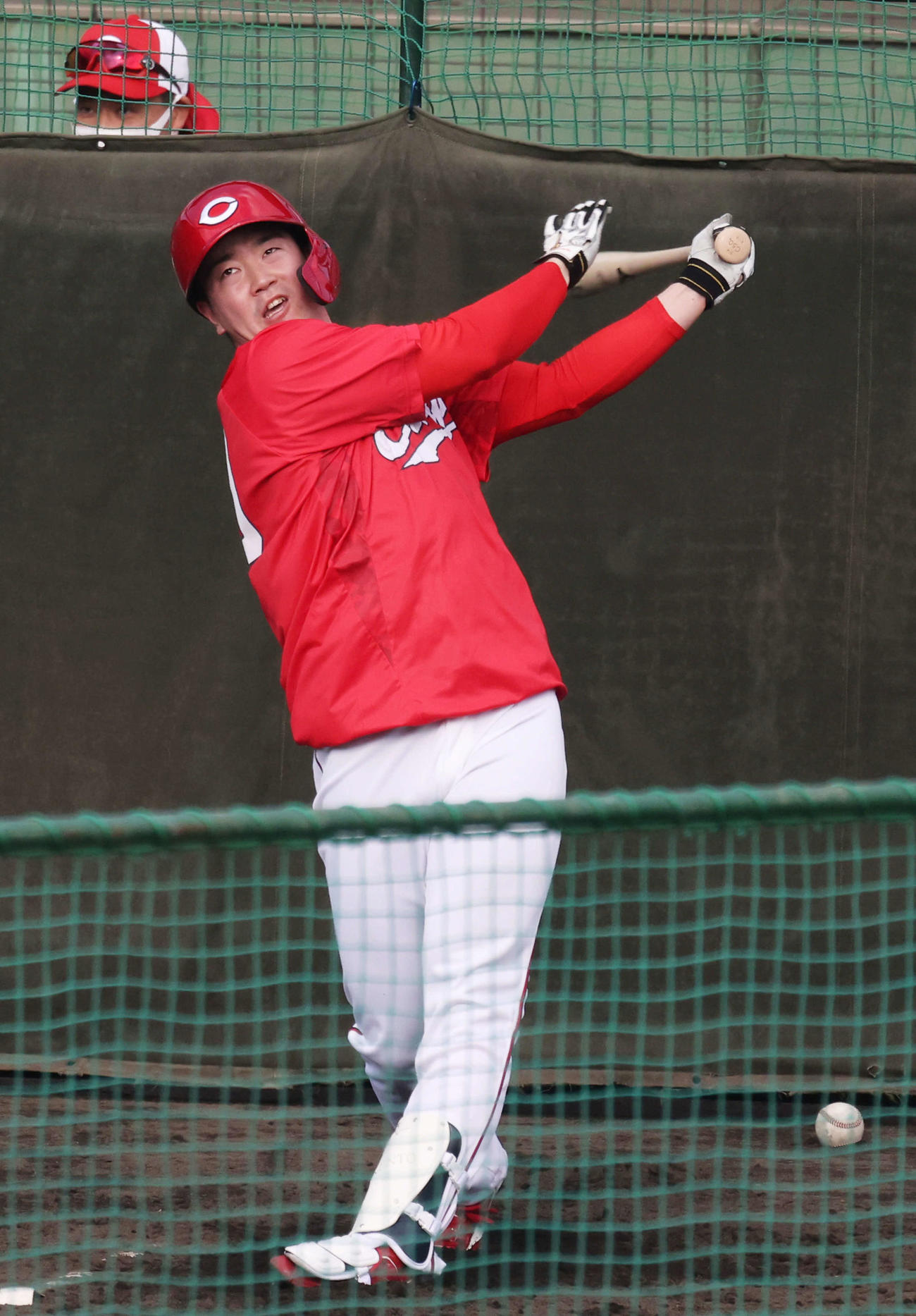 打撃練習をする広島ドラフト3位の中村健（2022年2月1日撮影）