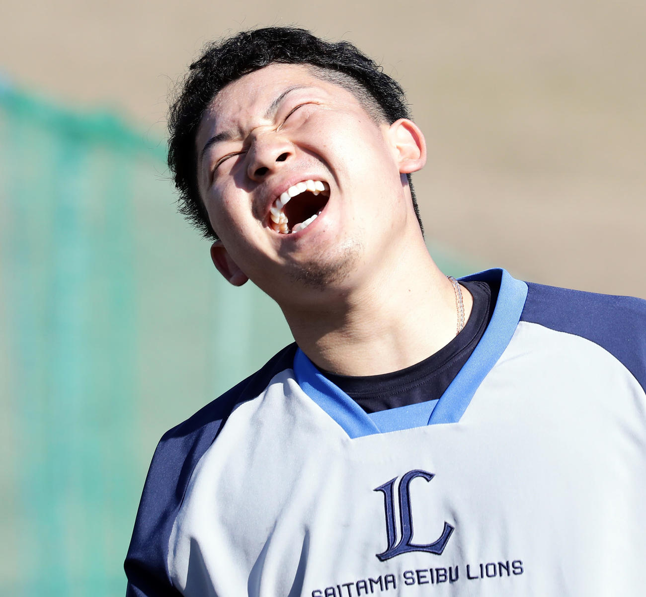 西武春季キャンプ4日目、個別強化練習中、雄たけびを上げる古賀（撮影・浅見桂子）