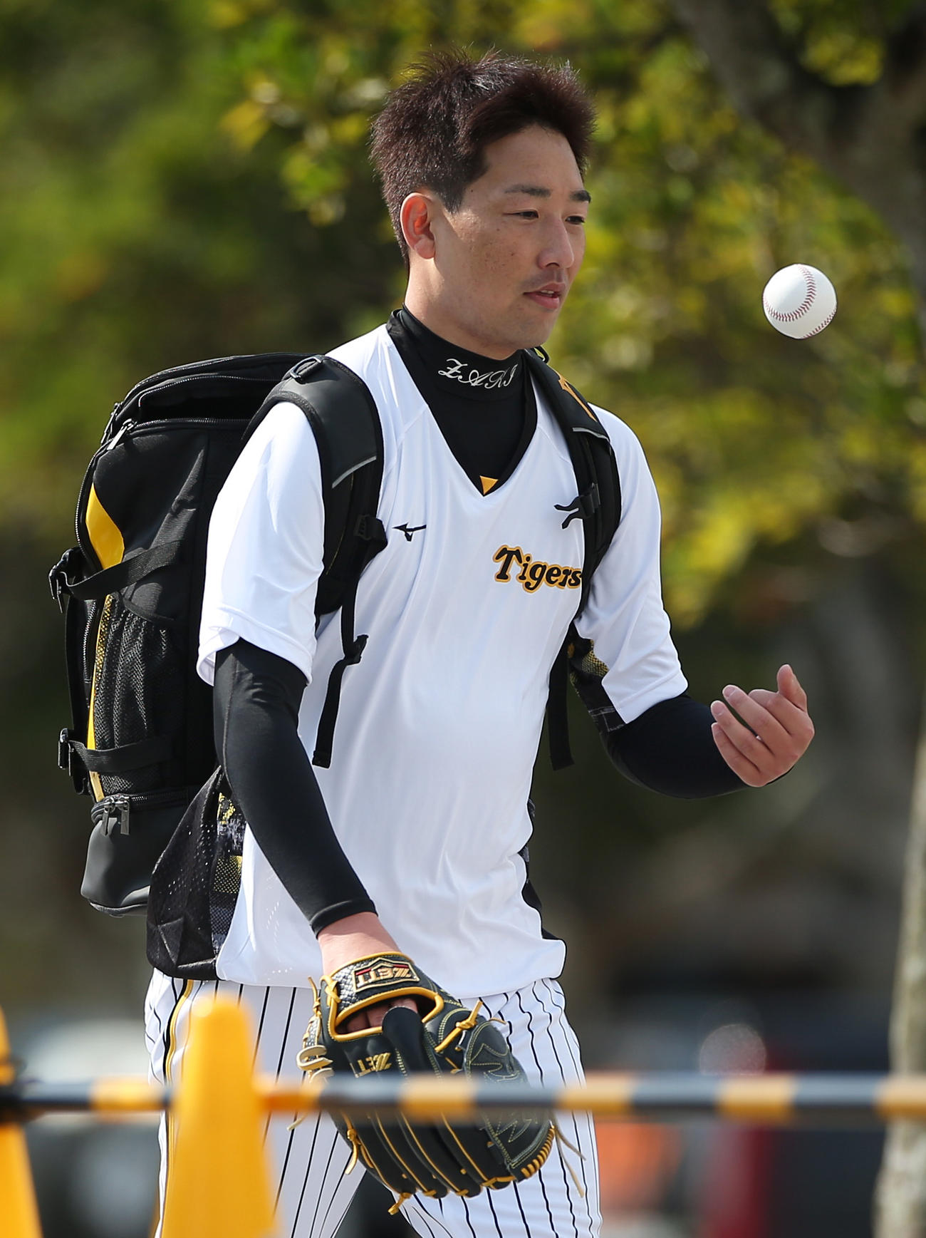 宜野座に合流の岩崎優は別メニューで調整する（撮影・上山淳一）