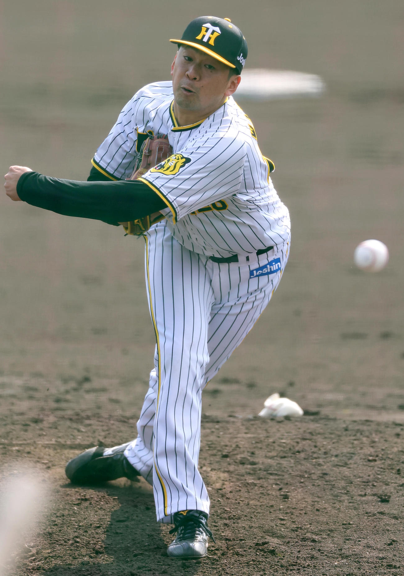 阪神紅白戦　3回から登板する白組の渡辺