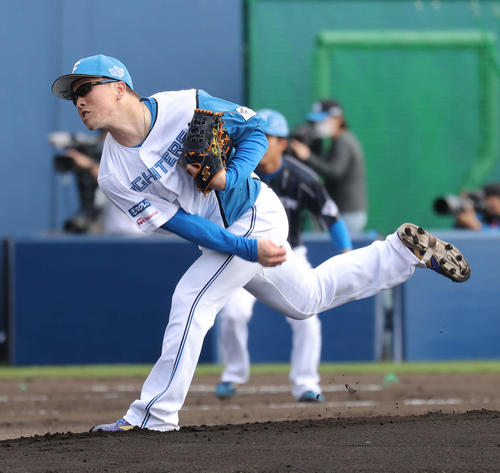 日本ハム紅白戦で登板した生田目（撮影・河野匠）