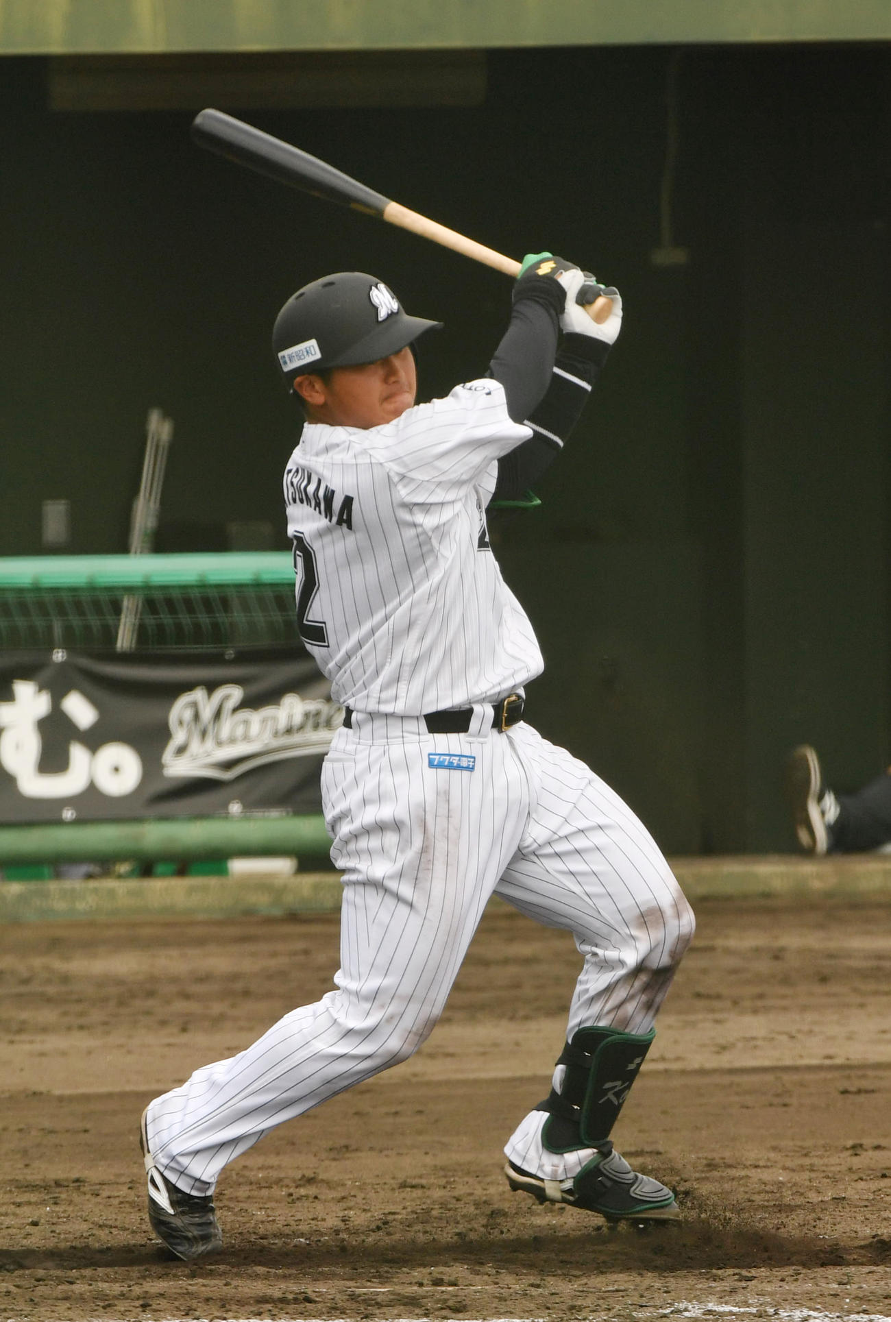 シート打撃で右翼線に二塁打を放つ松川（撮影・柴田隆二）
