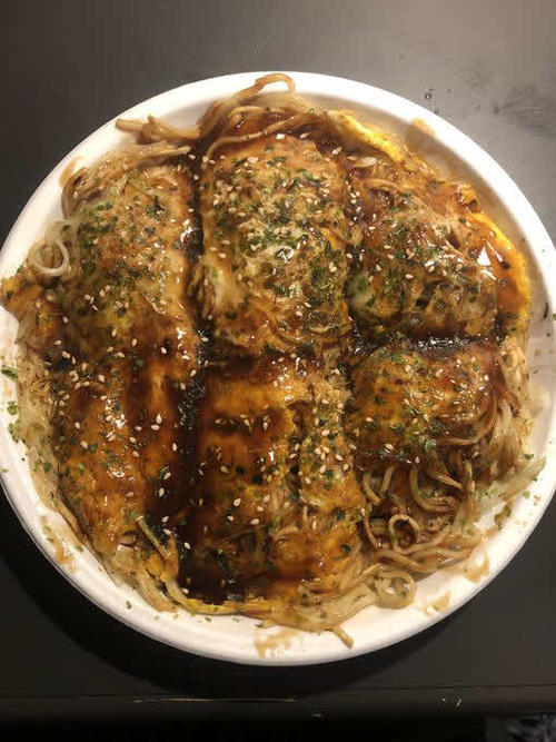 「YAITERU」の肉玉広島風お好み焼き