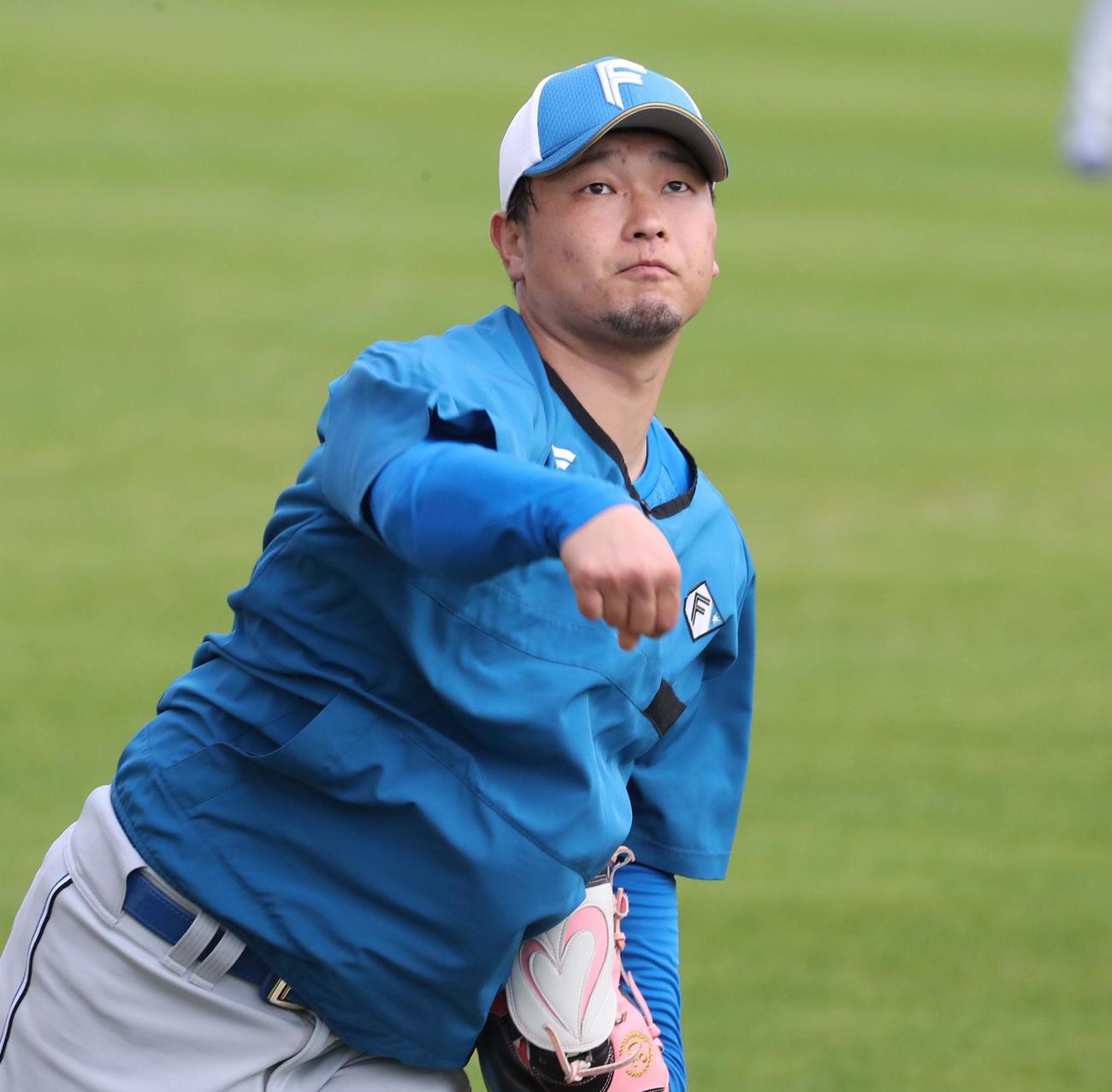キャッチボールする日本ハム池田（撮影・黒川智章）