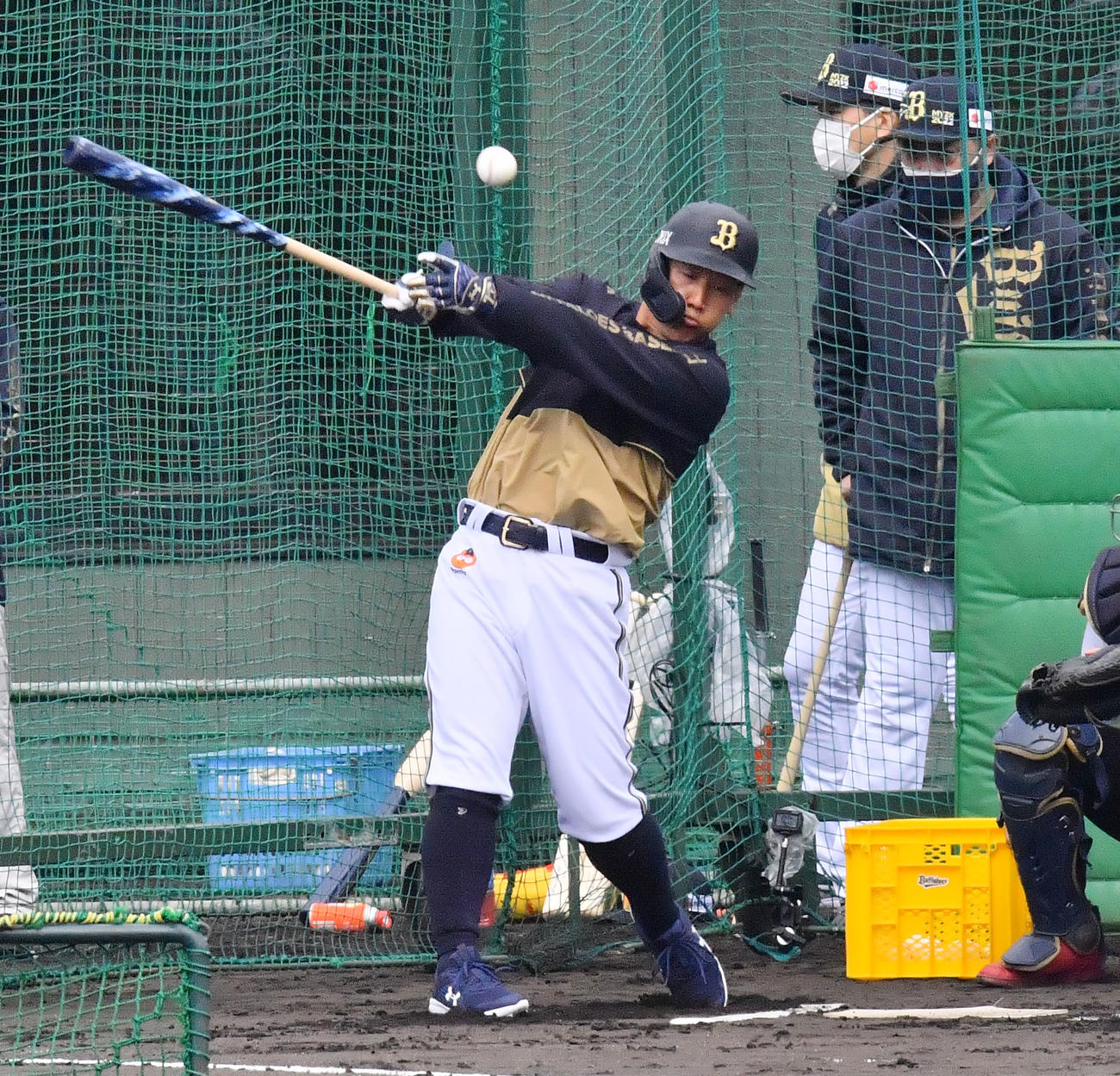 フリー打撃を行うオリックス吉田正（撮影・和賀正仁）