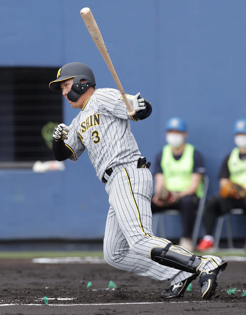 練習試合　日本ハム対阪神　2回表阪神無死、左前打を放つ大山（撮影・前田充）