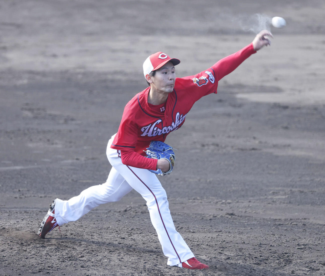 広島紅白戦、5回裏白組、紅組3番手の森浦（撮影・加藤孝規）
