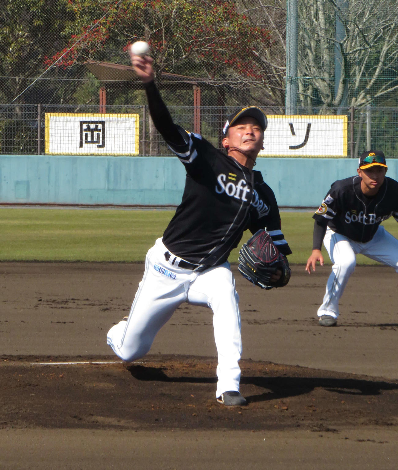 B組のシート打撃に登板したソフトバンク東浜