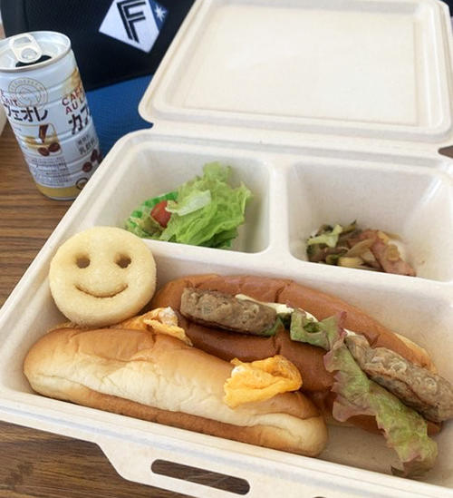 名護のカフェのマダムのお手製弁当