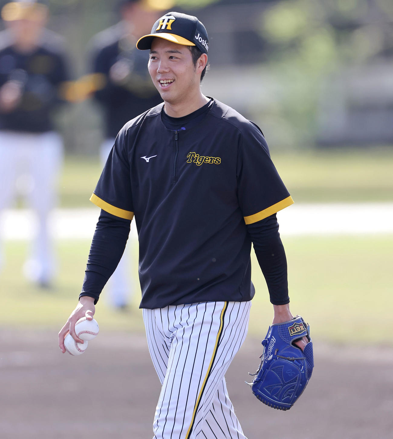 サブグラウンドで笑顔を見せる青洋（撮影・上山淳一）