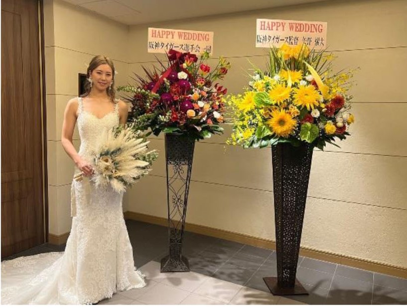 一般男性と結婚した阪神Womanの高塚南海（球団提供）