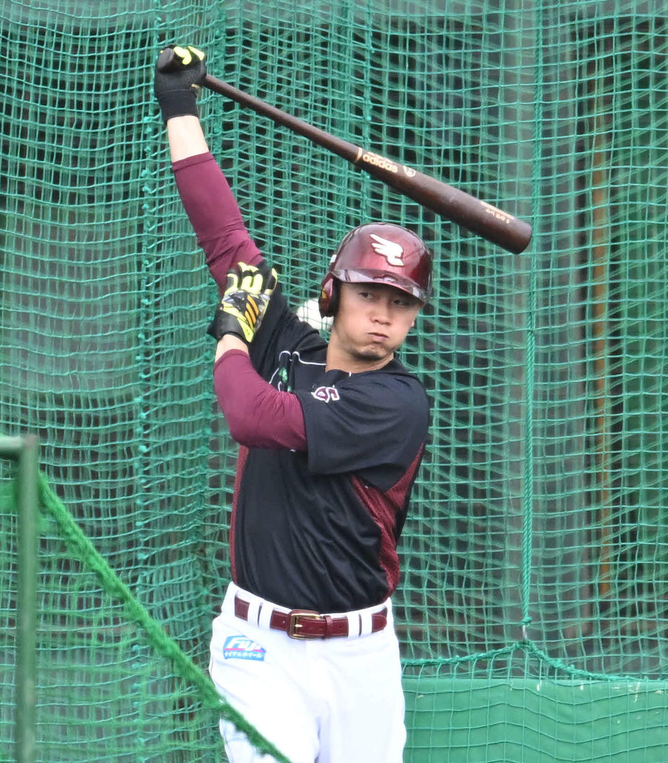 1日、フリー打撃を行う楽天西川
