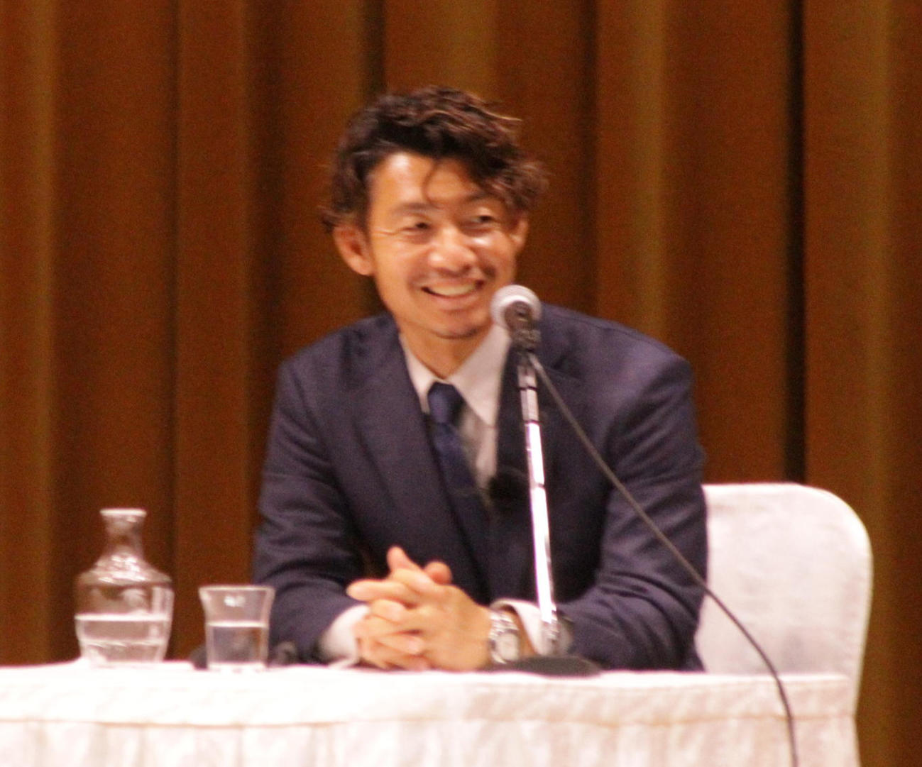 昨季限りで引退した元阪神、ロッテの鳥谷敬氏は柔らかい表情で現役時代を振り返った