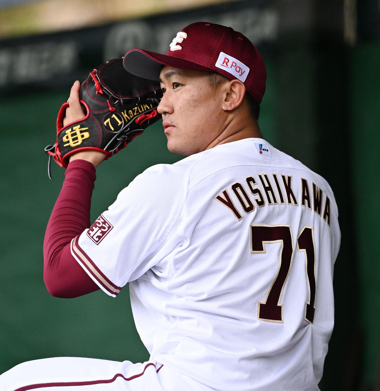 ブルペンで投球する楽天吉川雄大（2022年2月4日撮影）

