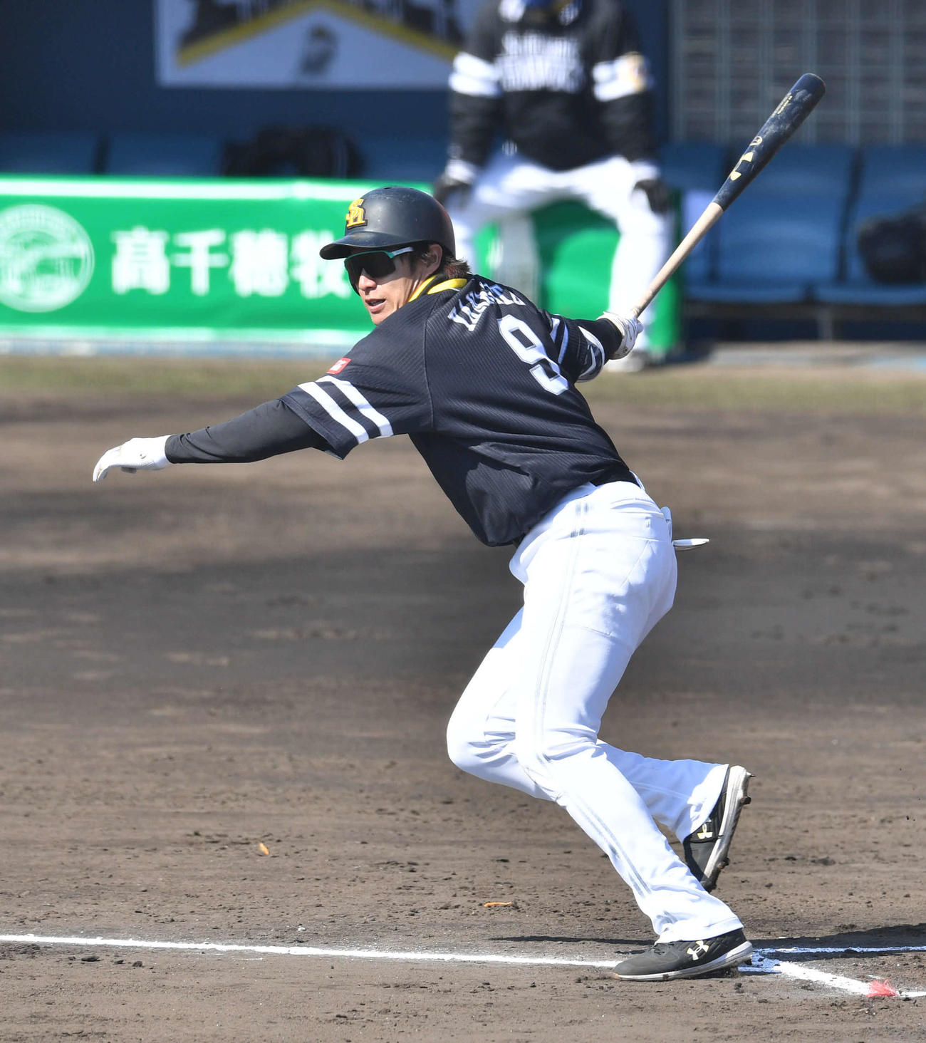 紅白戦　1回表紅組2死二塁、柳田は左翼線へ先制適時二塁打を放つ（撮影・岩下翔太）