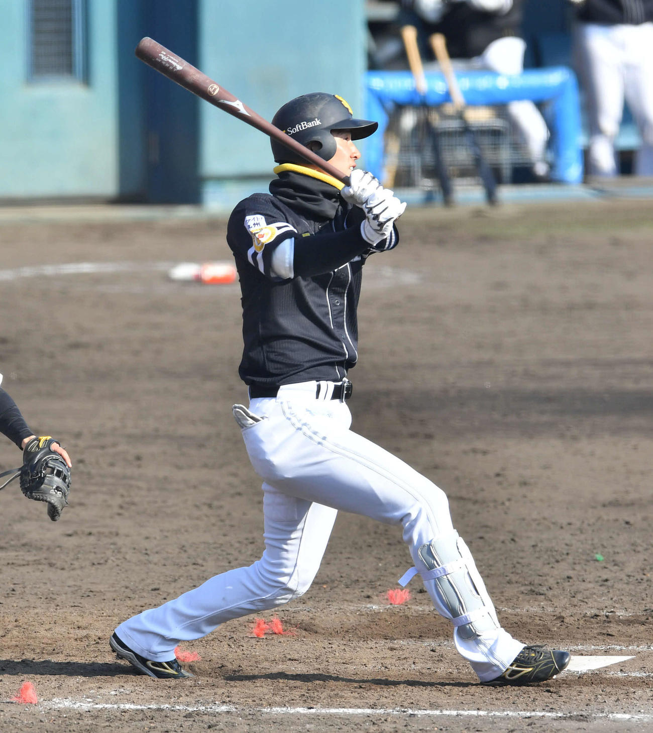 紅白戦　7回表紅組2死一、三塁、上林は同点に追いつく中越え3点本塁打を放つ（撮影・岩下翔太）