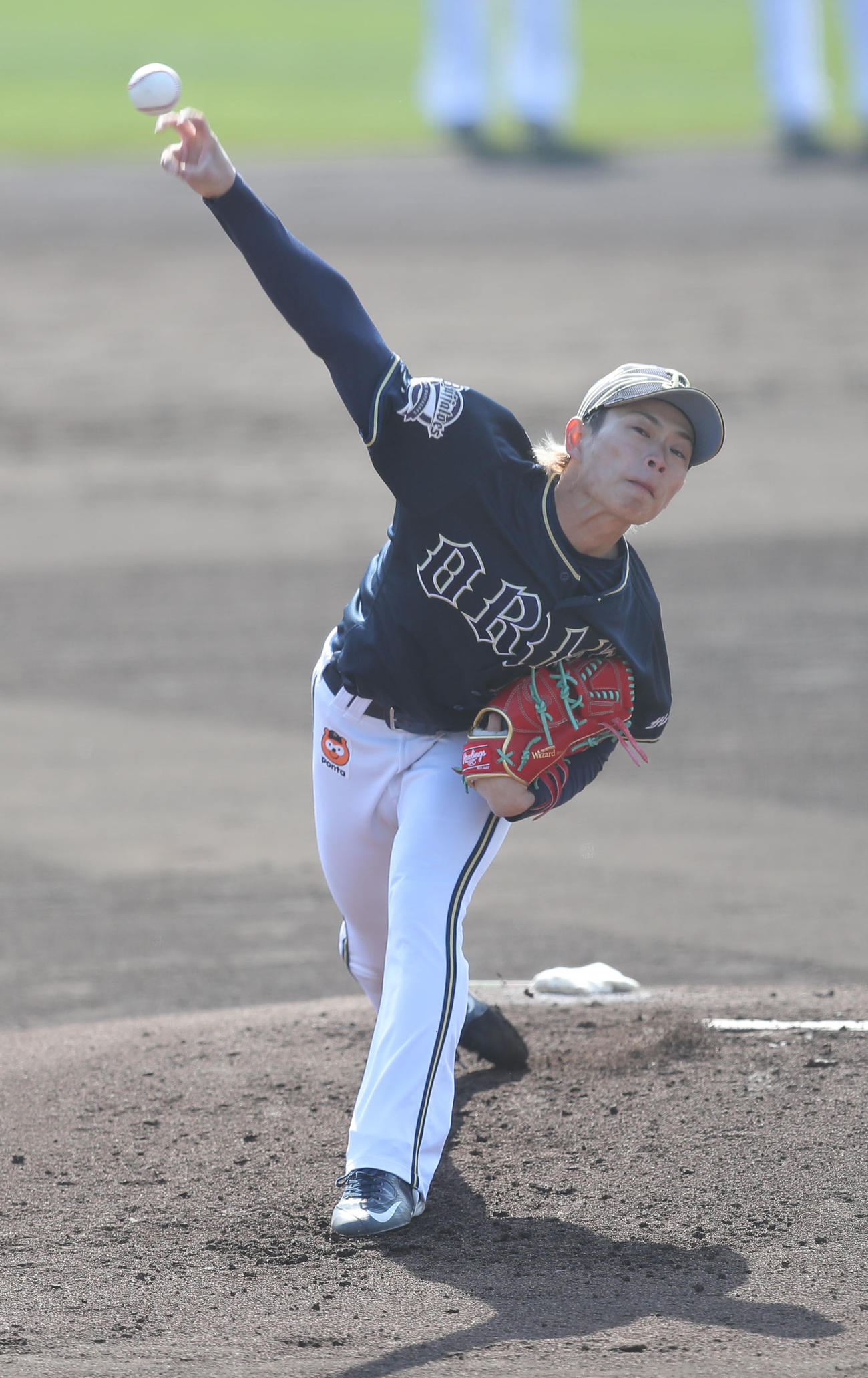フリー打撃に登板するオリックス山岡（撮影・和賀正仁）