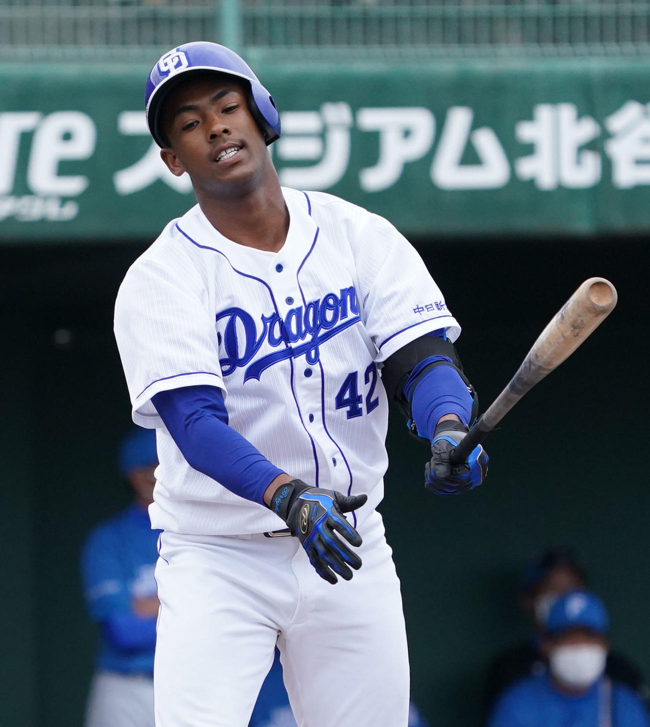 練習試合中日対日本ハム　8回裏中日2死、三振に倒れるブライト健太（撮影・森本幸一）