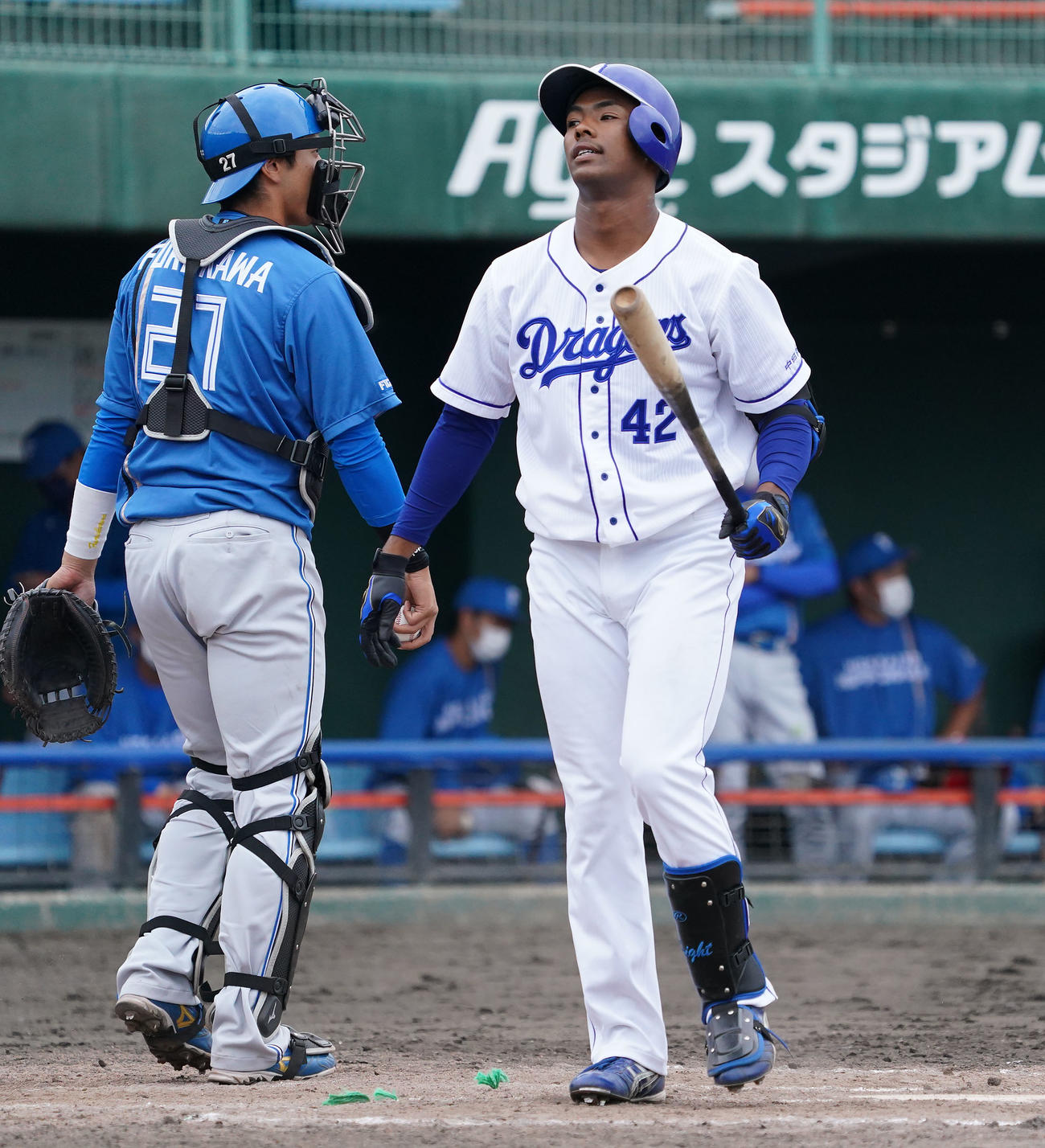 練習試合中日対日本ハム　8回裏中日2死、三振に倒れるブライト健太（撮影・森本幸一）