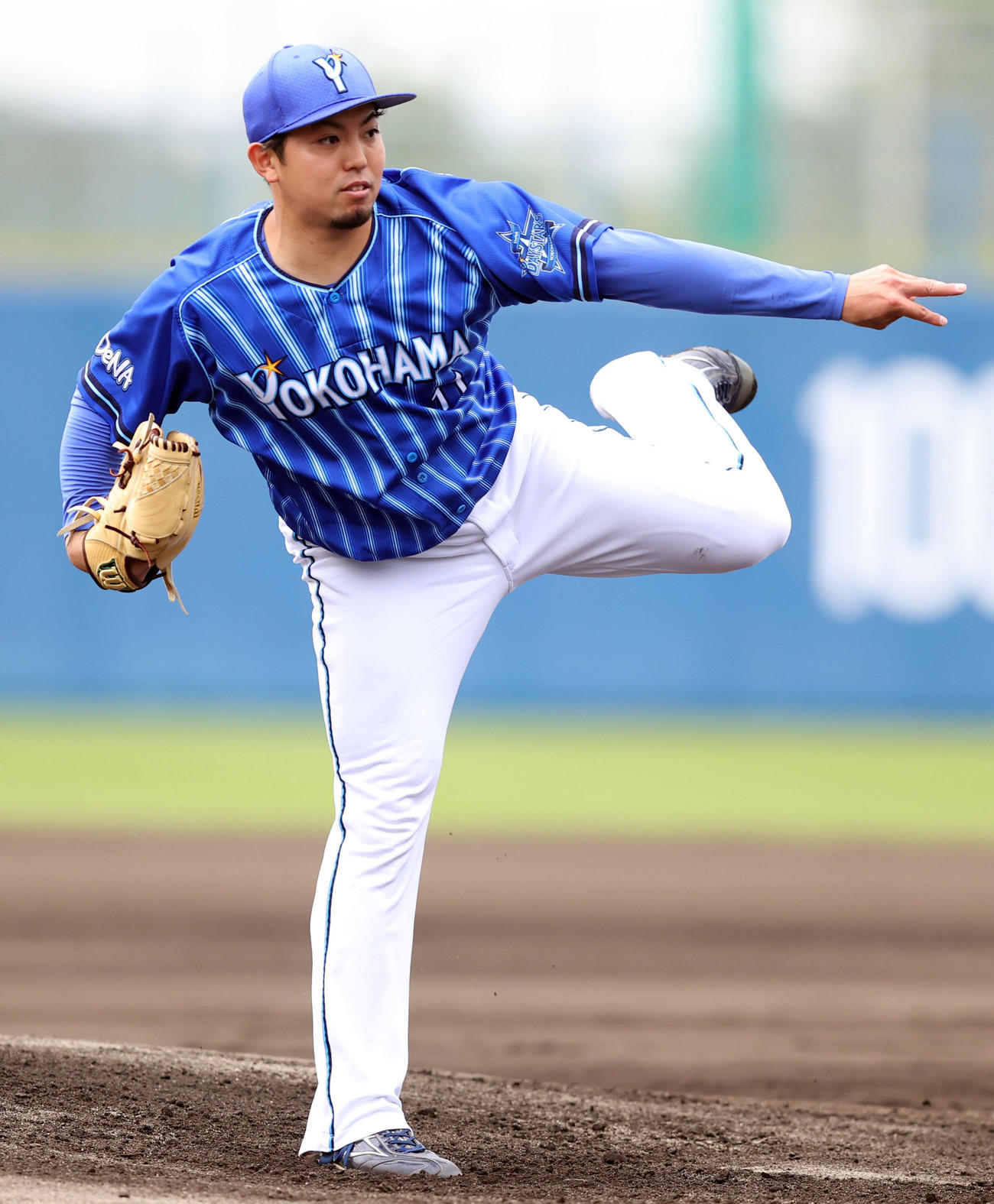 シート打撃で登板する東（撮影・狩俣裕三）