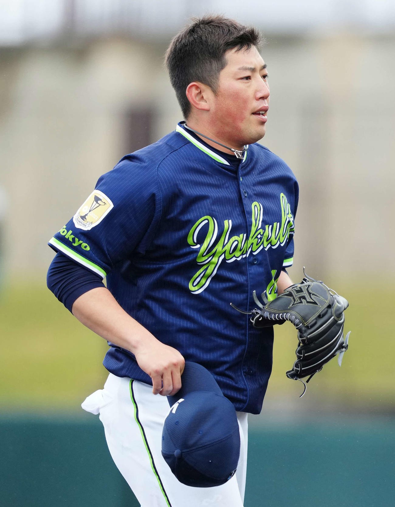 楽天対ヤクルト　5回裏終了後、ベンチに引き揚げるヤクルト3番手の大西（撮影・江口和貴）