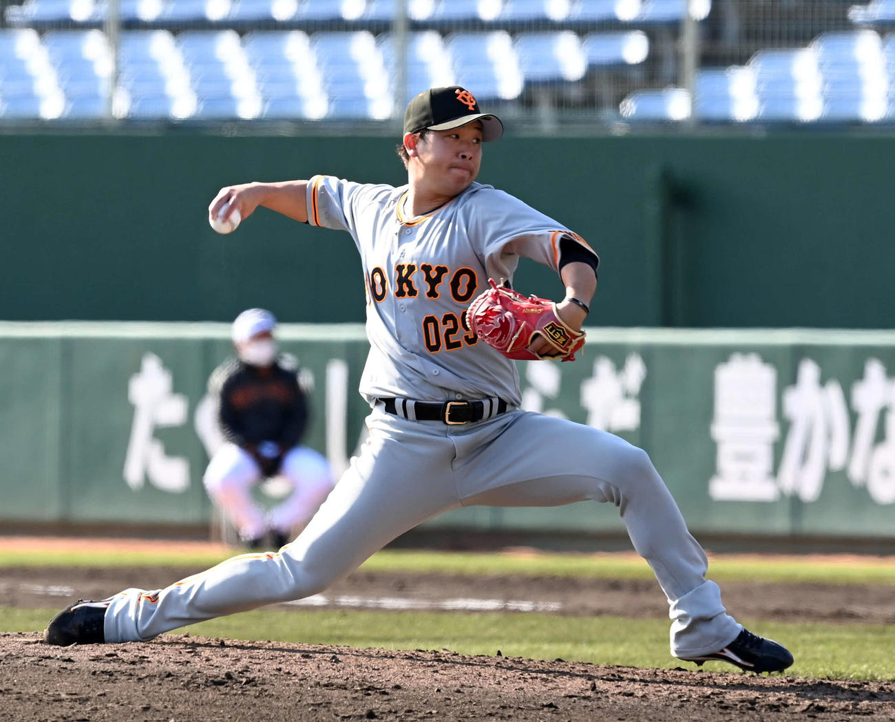 鍬原拓也（2022年2月11日撮影）