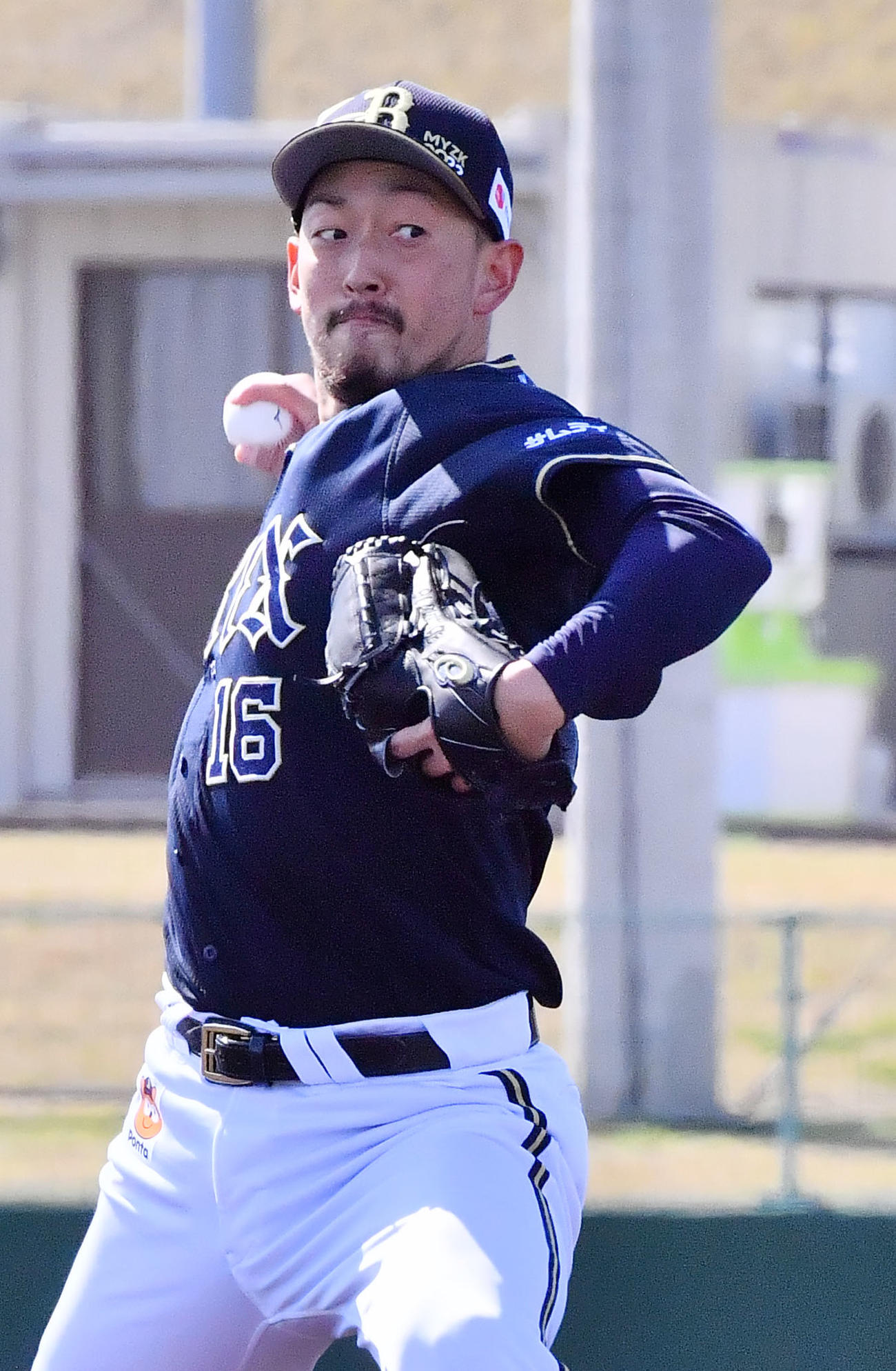 フリー打撃に登板するオリックス平野佳（撮影・和賀正仁）