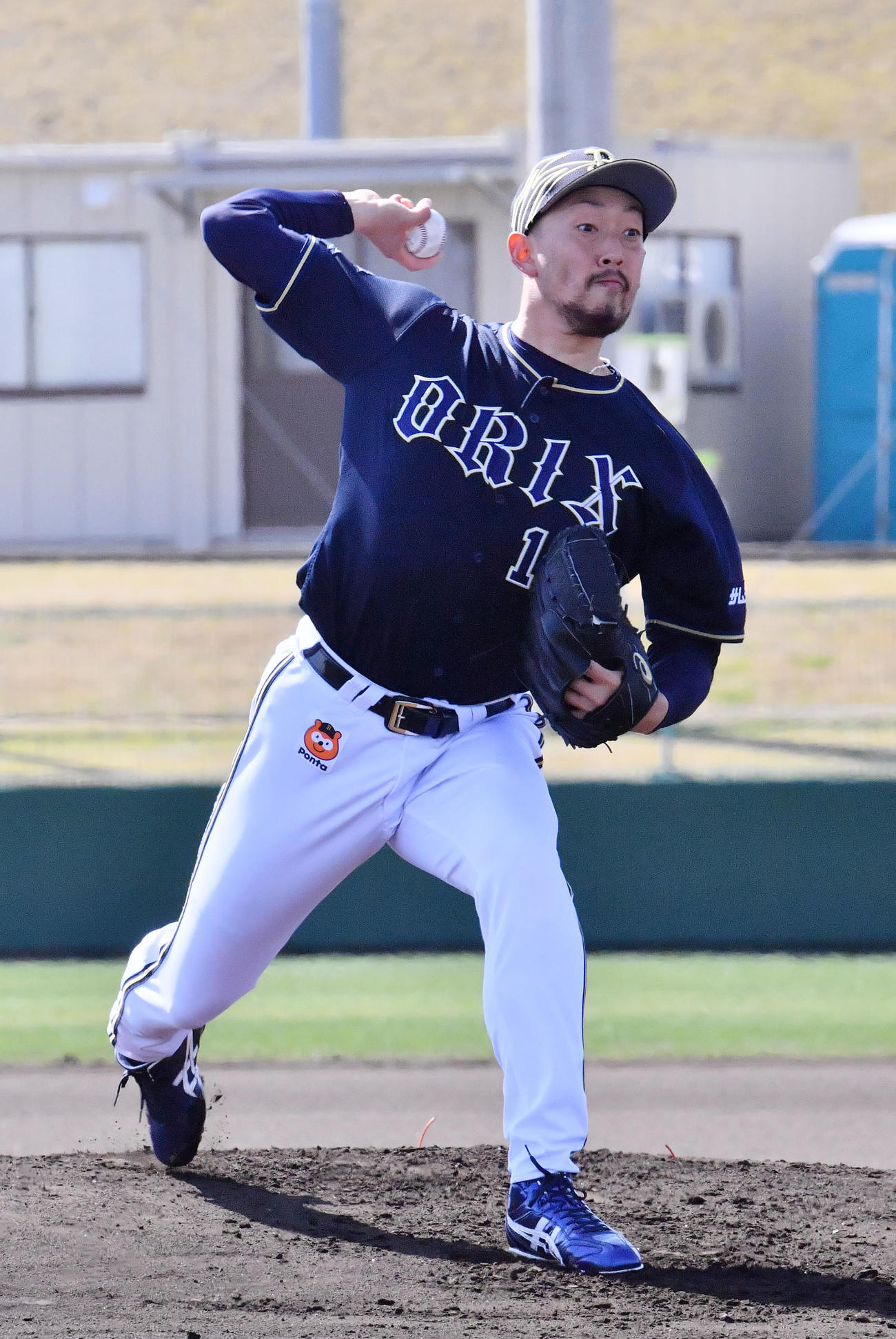フリー打撃に登板するオリックス平野佳（撮影・和賀正仁）