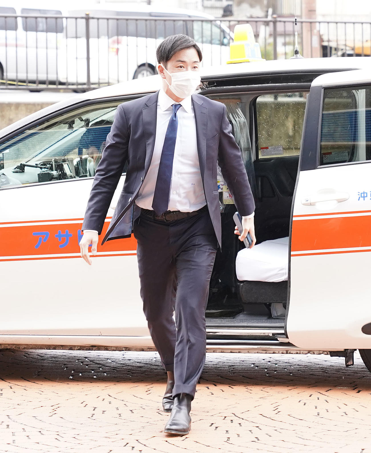 球場入りする斎藤佑樹氏（撮影・鈴木みどり）