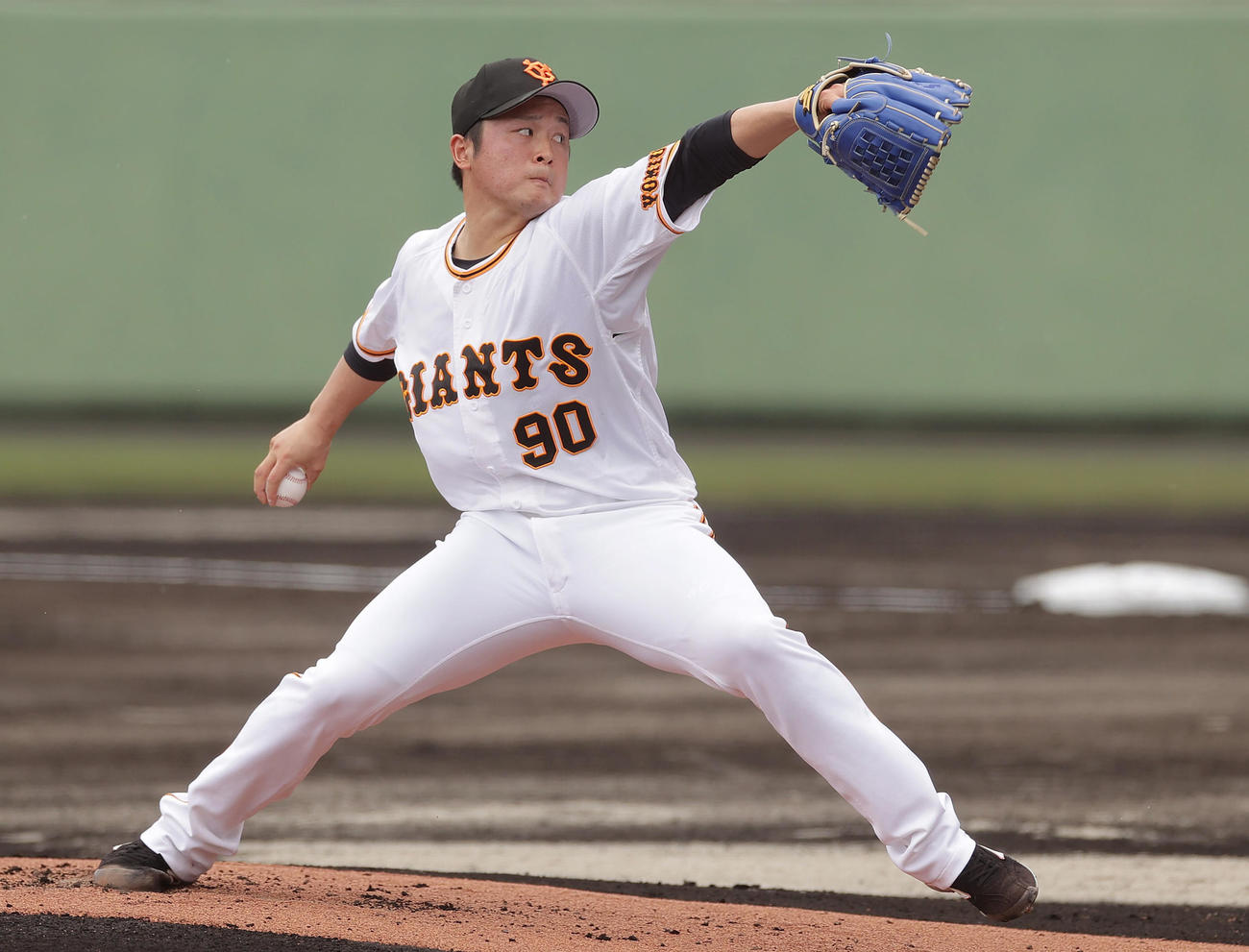 巨人対広島　力投する巨人先発の戸田（撮影・前田充）